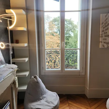 Haussmannien Apartment