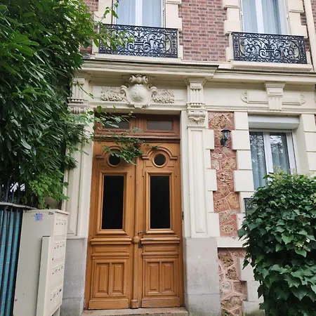 Haussmannien Apartment