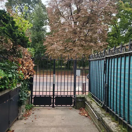 Haussmannien Apartment *